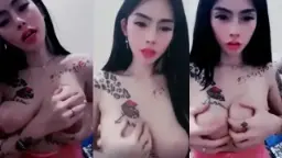 Tante Dara Cantik Dengan Perhiasan Mewah Meremas Payudaranya Yang Montok