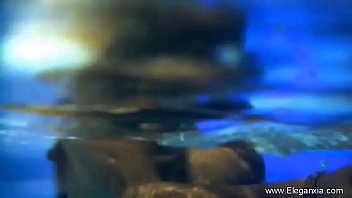 Kekasih India Merindukan Sentuhan Yang Menggoda