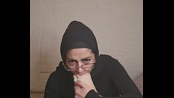 Koleksi Telanjang Kaki Mulus Istri Arab Berjilbab Mia