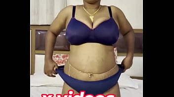 Tante Bhabhi Bergairah Dengan Payudara Seksi Dan Bra Hitam Menggoda