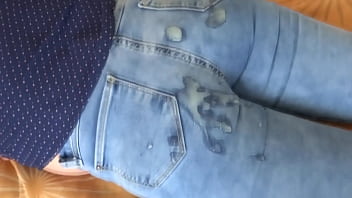 Ibu Latin 58 Tahun Di Kamar Tidur, Sangat Bergairah, Memanggil Suami Karyawannya Untuk Merekam Dirinya Masturbasi Berulang Kali Dan Memintanya Di Akhir Untuk Mengeluarkan Sperma Di Pantatnya Dengan Celana Jeans Masih Terpakai