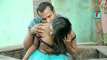 Dada Montok Desi Yang Menggoda