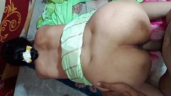 दीदी की पहली चुदाई में उसकी तंग चूत फट जाएगी