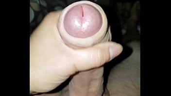 Tangan Asia Menggoda Batangku Dengan Gairah