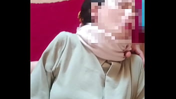 Adik Tiri Berhijab Digoyang Saat Lebaran