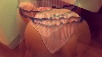 Pantat Tiongkok Bergoyang Goyang Asyik