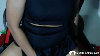 Tak Pernah Puas, Gadis Asia Terus Menggila Dengan Mainan Seksnya