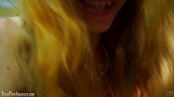 Ibu Berpayudara Besar Digilir Di Sofa Audisi