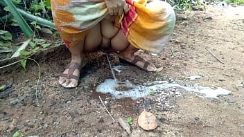 Tante Desi Buang Air Kecil Di Alam Liar Wajib Ditonton