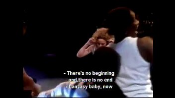 Mariah Carey Menggoyang Pantatnya Yang Menggoda Dalam Fantasy Remix Live