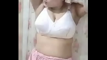 Payudara Besar Desi Yang Menggoda