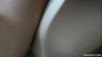 Tiga Pria India Berbagi Kenikmatan Panas