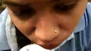 Gadis Desa Liar Mengisap Kontol Di Alam Terbuka