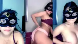 Puput Telanjang Bugil Dengan Payudara Besar Yang Menggoda