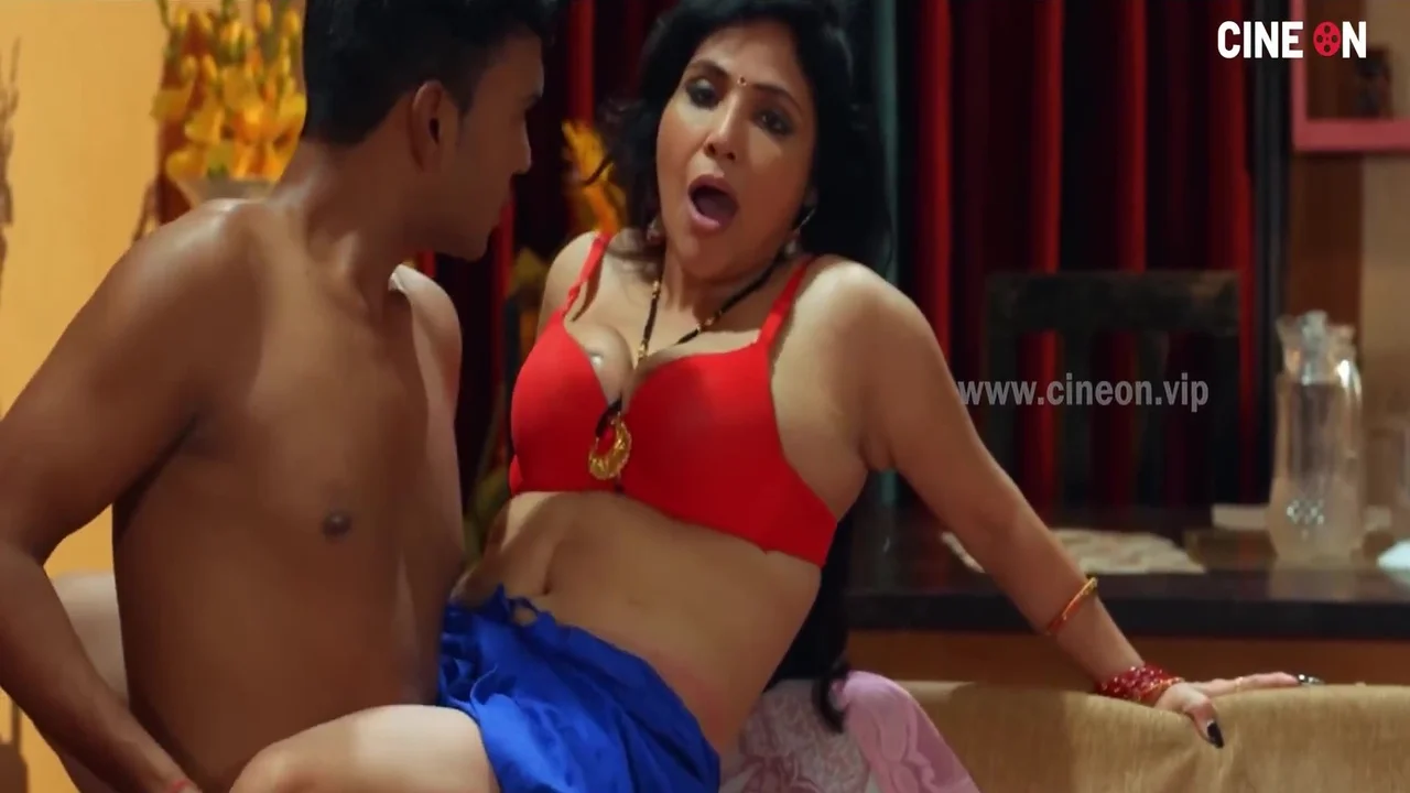 Tadap 2024: Adegan Mesum Panas Di Cineon, Episode 1 Web Series Hindi