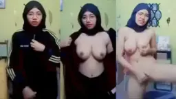 Ukhti Berjilbab Hitam Rekam Adegan Telanjang