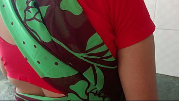 गर्म देसी भाभी की पहली बार किचन में देवर के साथ चुदाई का वायरल वीडियो