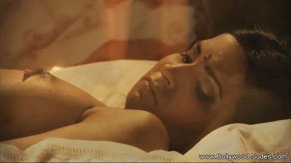 Gadis Desi Menggoda Menari Dan Bersinar Dengan Gairah