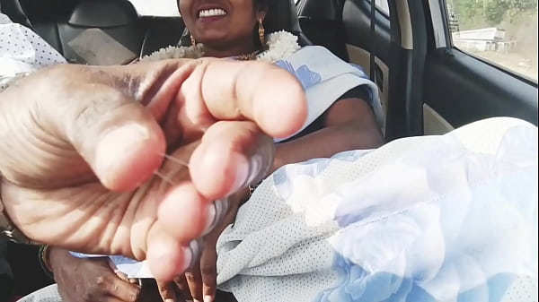 Desi Bhabi Panas Di Mobil Dengan Ipar, Bercinta Liar Sambil Berbisik Mesum Dalam Bahasa Telugu.