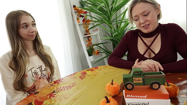 Ikatan Mesra Breezy Bri Dengan Kakak Tiri Sebelum Makan Malam Thanksgiving