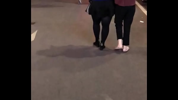 Pantat Montok Tiongkok Yang Menggoda