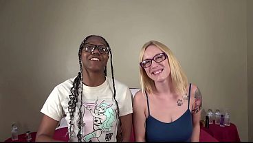 Amatir Yang Haus, Ibu-ibu Montok Dengan Tetek Besar Menggila, Memek Ketat Mereka Ditusuk Habis-habisan Oleh Kontol-kontol Besar.