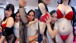 Payudara Miss Bintang Digencet Teman