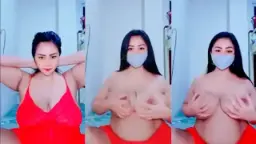 Tante Azza Live Streaming Remas Payudara Dan Mengerang