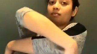 Video Nisha Telanjang Dada Melepas Kaus Desi