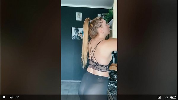 Rusa Dengan Pantat Seksi, Memakai Stocking Tembus Pandang – Siaran Langsung Bigo