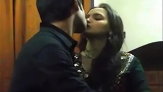 Gadis Mumbai Seksi Menikmati Ereksi Keras Pacarnya