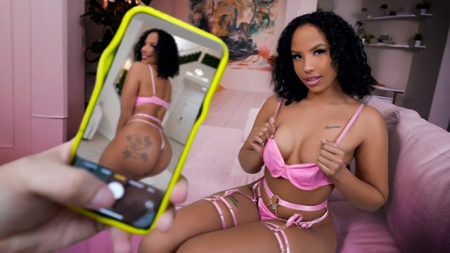Kakak Tiri Ebony Manis Menggila, Lebih Hot Dari Mantan