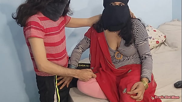 Moga Pacarmu Nggak Sepanas Ini, Ngentot Memek Desi India Ketatnya Sambil Pakai Hijab Muslim Dengan Erangan Panas Merdu Dalam Bahasa Hindi
