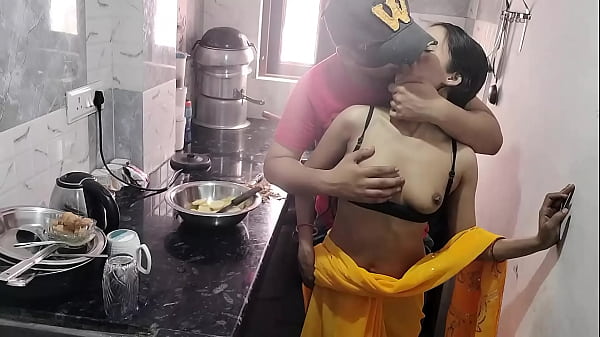 Bidadari Seksi Di Dapur Menggoda Suami Dengan Rayuan Mesra