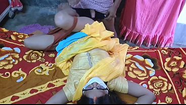 Desi Indian Tiri Adik Perempuan Dientot Memek Sempit