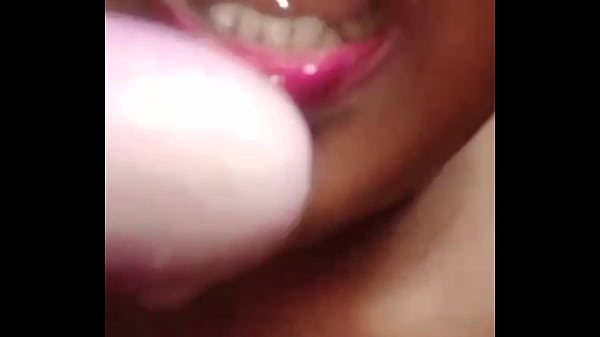Desi Bhabhi Lagi Grepe-grepe, Minta Digenjot
