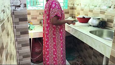 Goyang Tubuh Seksi Bhabhi Di Dapur