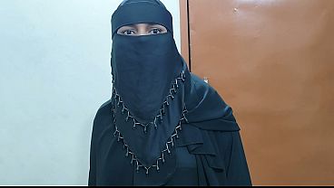 Video Hot Bini Kawin India Majikan Sama Istri Cantik Berjilbab, Goyangannya Bikin Malu-maluin Di Rumah.