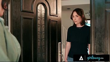 Gadis Jalanan – Sarah Tentara Montok Reuni Panas Dengan Mantan Komandan Casey Calvert