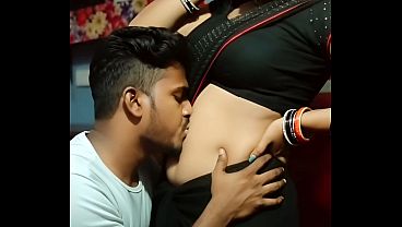 Desi Bhabhi Yashoda Mishra, Saree Menganga, Asmara Panas Dengan Devar