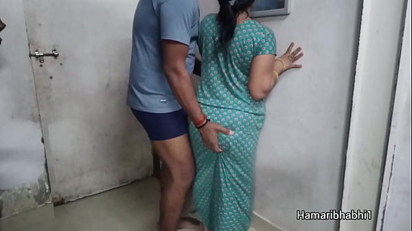 Bidadari India Dalam Gaun Seksi Menggoda Ranjang