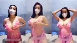 Lingeri Pink, Toket Gede Ngegas Live, Bikin Ngaceng!