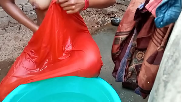 Rati Mandi Di Kamar Mandi, Suara Hindi Bikin Makin Panas, Siap-siap Lihat Aksinya Yang Bikin Nafsu Naik!