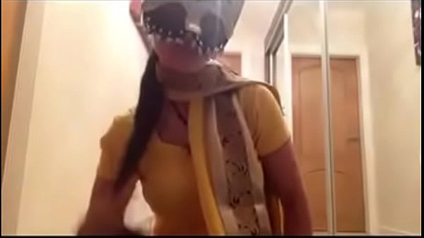 Cewek India Seksi Lagi Mainin Diri Sendiri Sampe Basah.