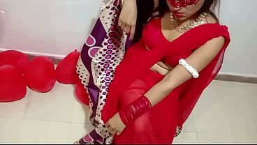 Istri Baru Nikah India Pake Sari Merah, Ngerayain Valentine Sama Suami Desi, Crot Penuh, Film Xxx Hindi Paling Mantap