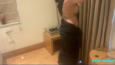 Babe Alisha Bhabhi Digoyang Majikan Di Rumah, Desi Pembantu Kena Giliran.