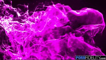 Hannah Hays Bikin Mulut Anjing Tiri-nya Diem Pake Cara Hot