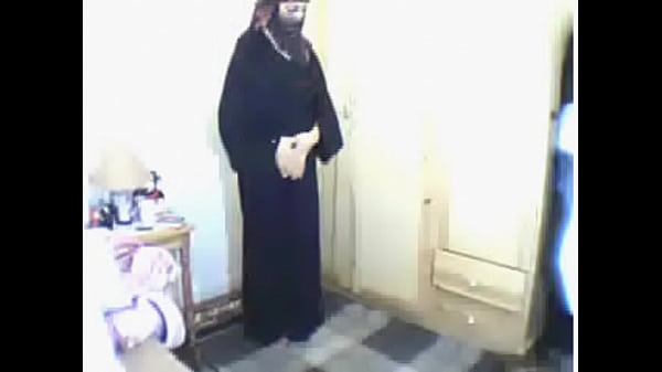 Gadis Arab Selesai Sholat, Langsung Mainin Memek
