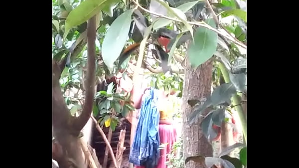 Cewek India Mandi, Basah Kuyup, Bikin Ngiler