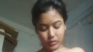 Bokep Desi Montok Goyangin Tetek Sambil Colmek